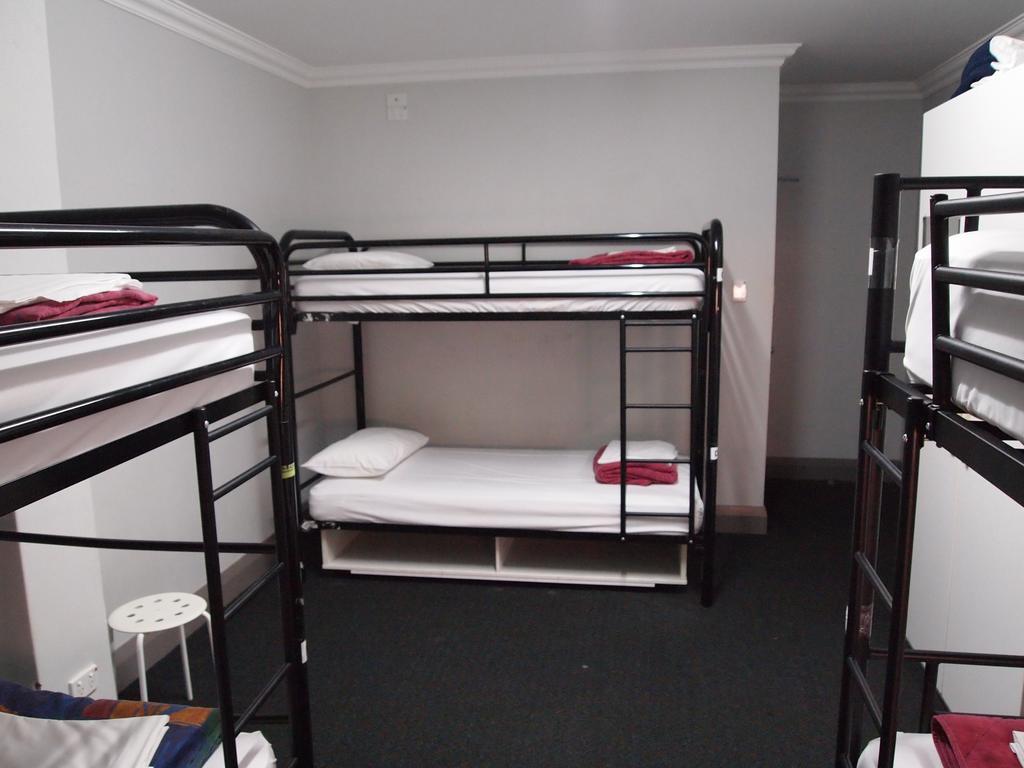 The Emperors Crown Hostel Perth Phòng bức ảnh