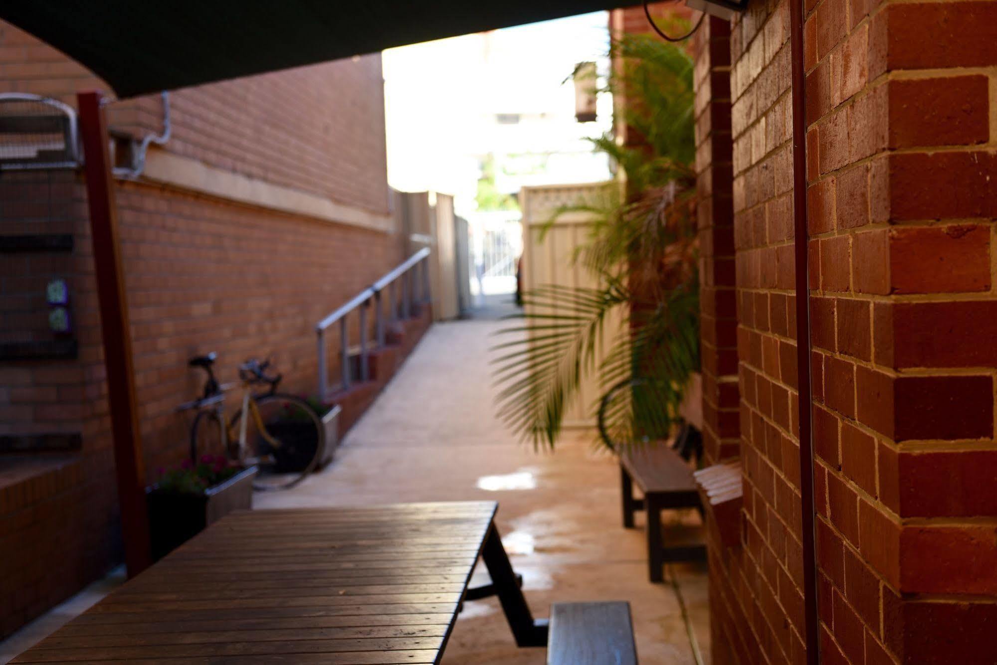 The Emperors Crown Hostel Perth Ngoại thất bức ảnh